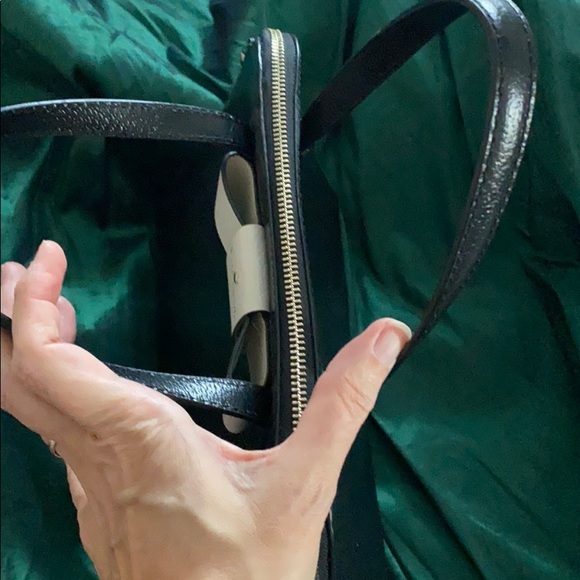 Kate Spade Handbag Like New! - Picture 6 of 11